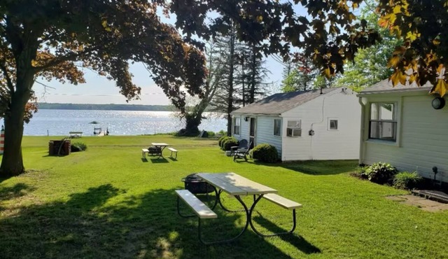 Pymatuning Lakefront Cottage 3 with Dock Slip