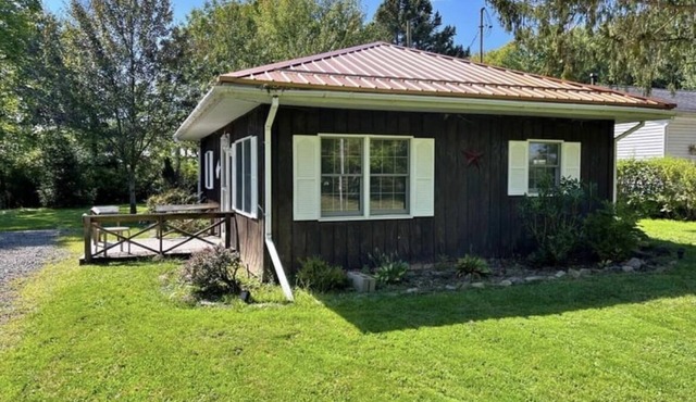 Pymatuning parkside cabin near Jamestown marina & dam