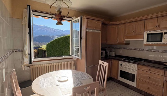 Pyrenean villa, view and pool