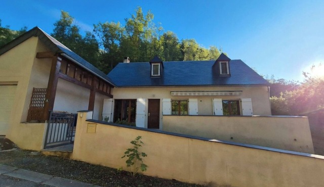 Pyrenees, 4* house, 8 pers, near St-Lary-Soulan.