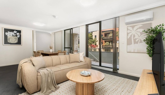 Pyrmont - BOW02 - Bowman Street - Spacious Pyrmont townhouse