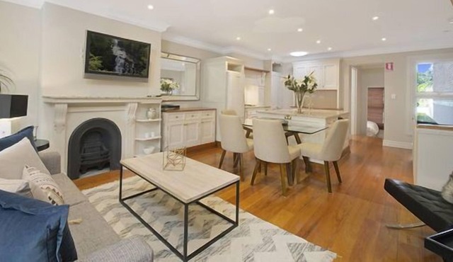 Pyrmont Harris Street (ISYD) - Stylish two level terrace apartment