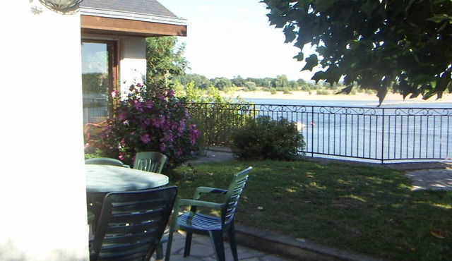 Quai Roblan is ideally located on the banks of the Loire, in a peaceful setting!