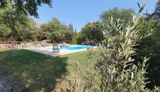 Quiet country house with Provence Verte pool