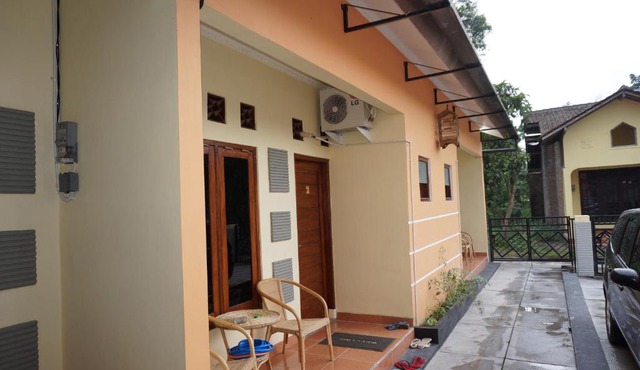 QQ Guesthouse