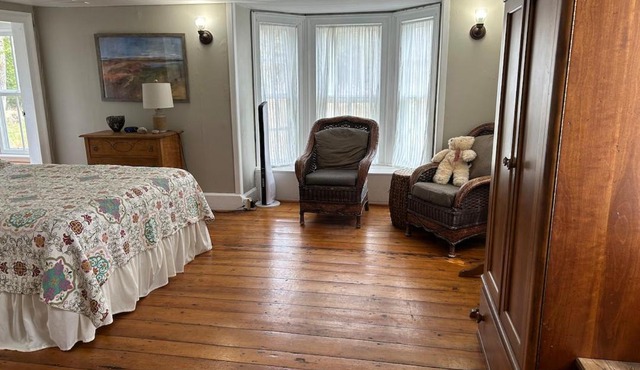 Quaco Cottages-The Shipbuilder's Cottage-Two Century Old Charm