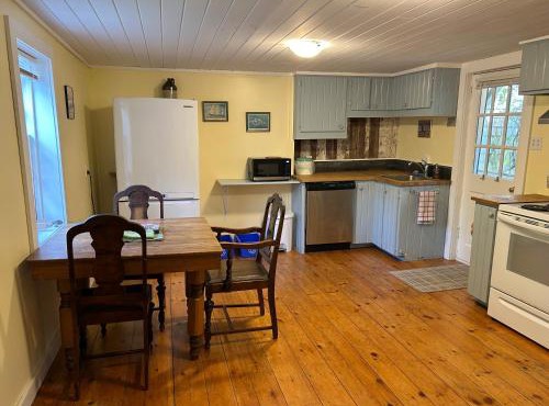 Quaco Cottages-The Shipbuilder's Summer Kitchen