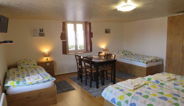 Quad room-Standard-Ensuite-Doubs