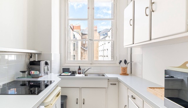 Quai 63 - One Bedroom Apartment, Sleeps 4