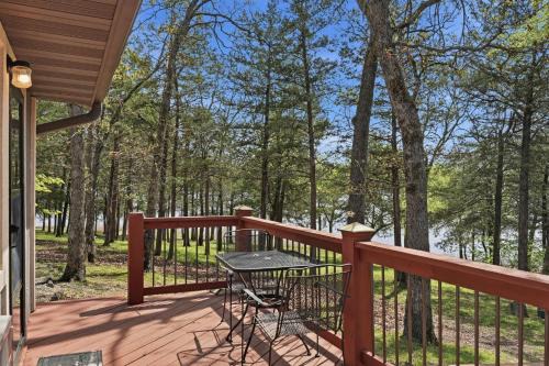 Quail Cove 3 - Lakefront Suite Boat Slip