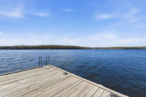 Quail Cove 6 - Lakefront Studio Boat Slip
