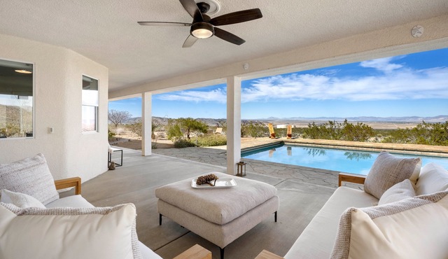 Quail Crossing-Modern Poolside Retreat w/Hot Tub. Close to remote JTree entrance