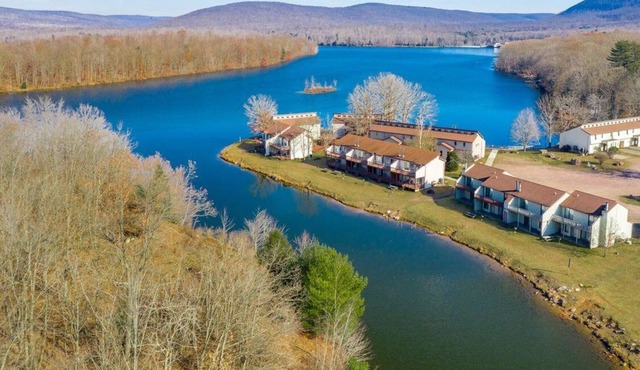 Quail Hollow Village 2br suite Saturday check-ins