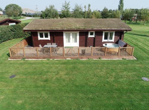 Quail Lodge - Nordic Log Cabin