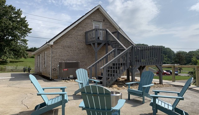 Quaint 1 Bedroom Loft near Cherokee Lake! All the comforts of home!