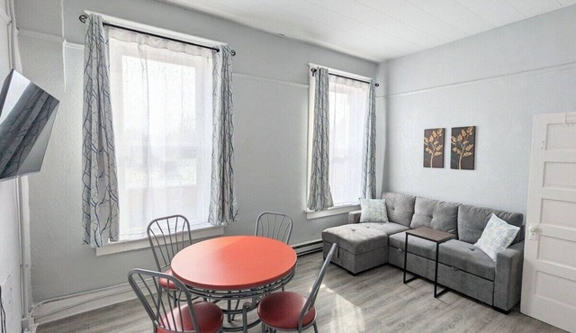 Quaint 1BR with Kitchenette