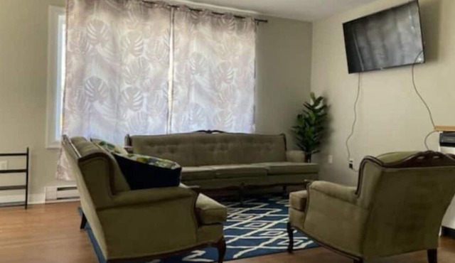 Quaint 2 Bedroom Apartment