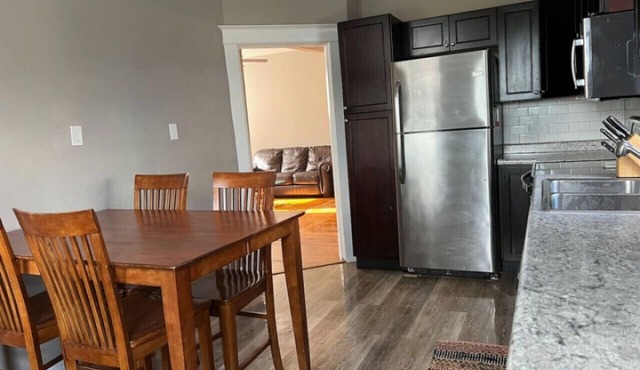 Quaint 2 Bedroom Flat with Office