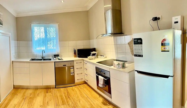 Quaint 2 bedroom fully furnished Cottage