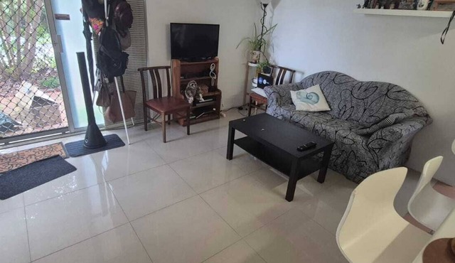 Quaint 2BHK with Cozy Garden | Single Room | Double Room, Heart of Toowong, BNE