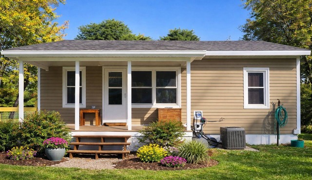 Quaint, 3-bedroom farmhouse, situated between Gibbon and Kearney, Nebraska!