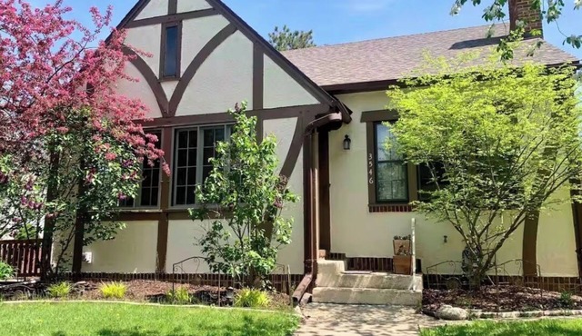Quaint 3-bedroom house with AC on Washburn Avenue