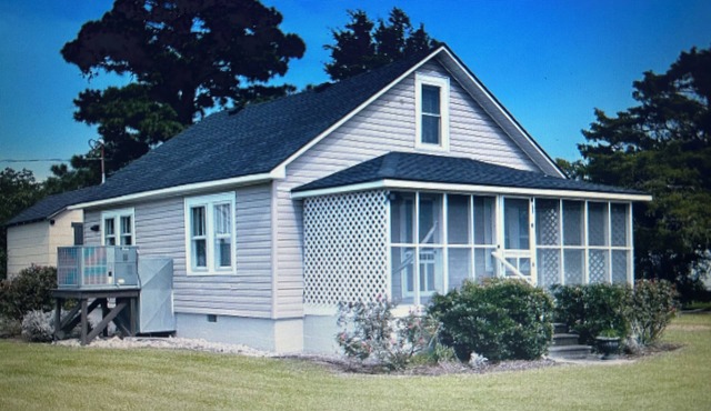 Quaint 3bedroom house in Swan Quarter with WiFi & AC. Close to public boat ramp.