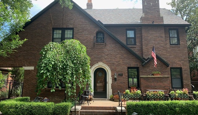 Quaint 4-bedroom home located in Wichita’s adorable College Hill