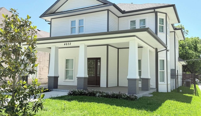 Quaint 4-bedroom house with AC in Dallas