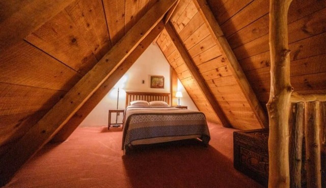 Quaint, adorable cabin for two!