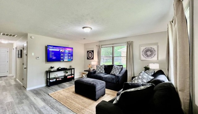 Quaint and Cozy 3 Bed home in Liberty Twp.