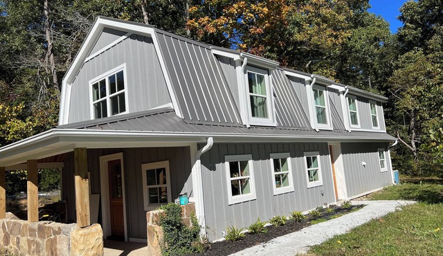 Quaint and Cozy 3-bedroom home loaded with charm and amenities in Coalmont
