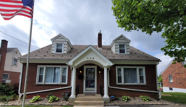 Quaint and Cozy Near-Town Cottage With Fenced-In Pool