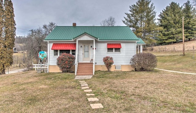 Quaint and Scenic Country Cottage, 3 Mi to New River