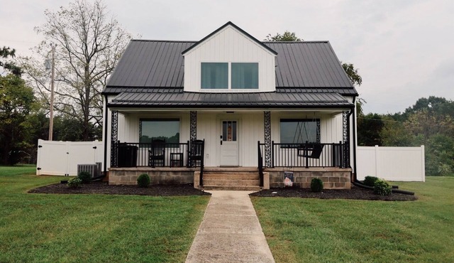 Quaint and spacious country farmhouse located near the small town of Gretna, VA