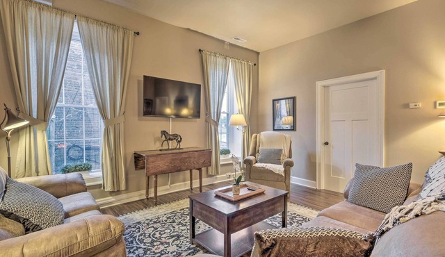 Quaint Apartment in Historic Georgetown!