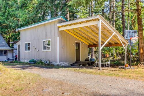 Quaint Ashford Studio Stay 5 Mi to Mt Rainier!