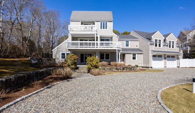 Quaint Beach House with AC, Pool, Hot tub area, Fire Pit, and Ocean Views