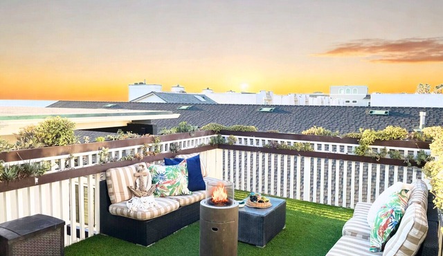 Quaint Beachside Escape P1615-4