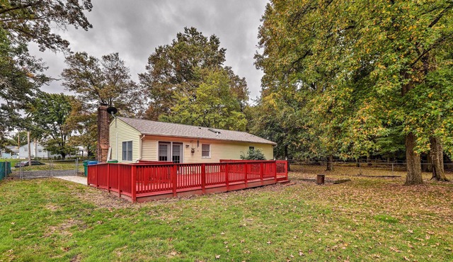 Quaint Bristol Home - Walk to Dining & Wharf!