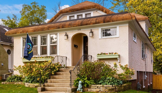 Quaint Bungalow, near Great Lakes Naval Base