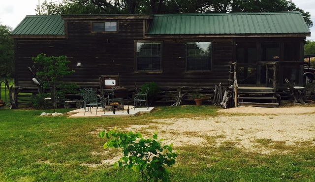 Quaint Cabin in the Woods, Wineries, Fredericksburg, Enchanted Rock
