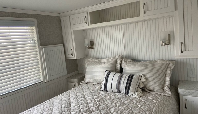 Quaint Cabin minutes from Lake Rathbun