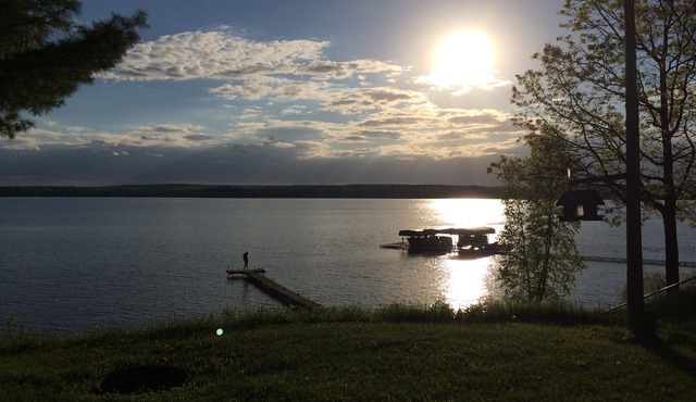 Quaint Cabin With Awesome Views of Lake Metonga