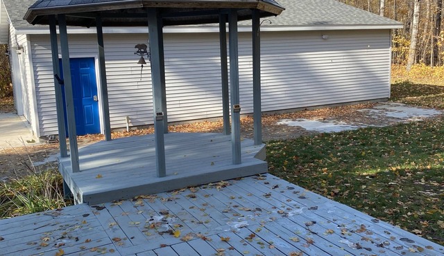 Quaint Chalet w/huge Garage for Toys - Pet Friendly