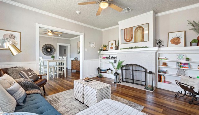 Quaint Cottage downtown Waco close to Magnolia, Baylor uni., Cameron Park Zoo.