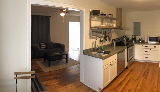 Quaint Cottage Minutes From Downtown. Fiber internet, off-street parking!