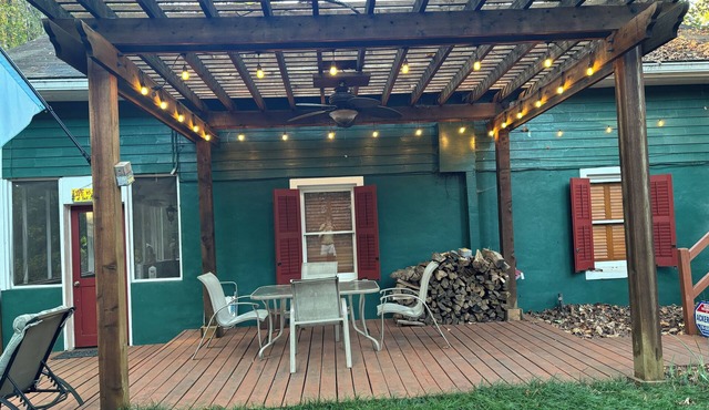 Quaint cottage on the South End of Lake Lanier