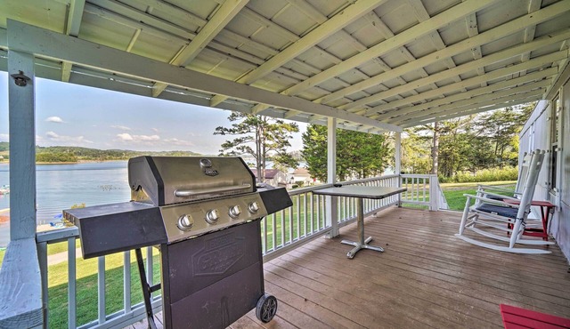 Quaint Cottage Overlooking Cherokee Reservoir