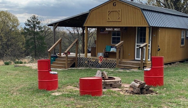 Quaint Country Cabin - Experience the Ozarks